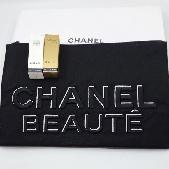🎁🪅 NWOT Chanel Large Cosmetic Case 🎁 Gift idea 💡 - Picture 2 of 2